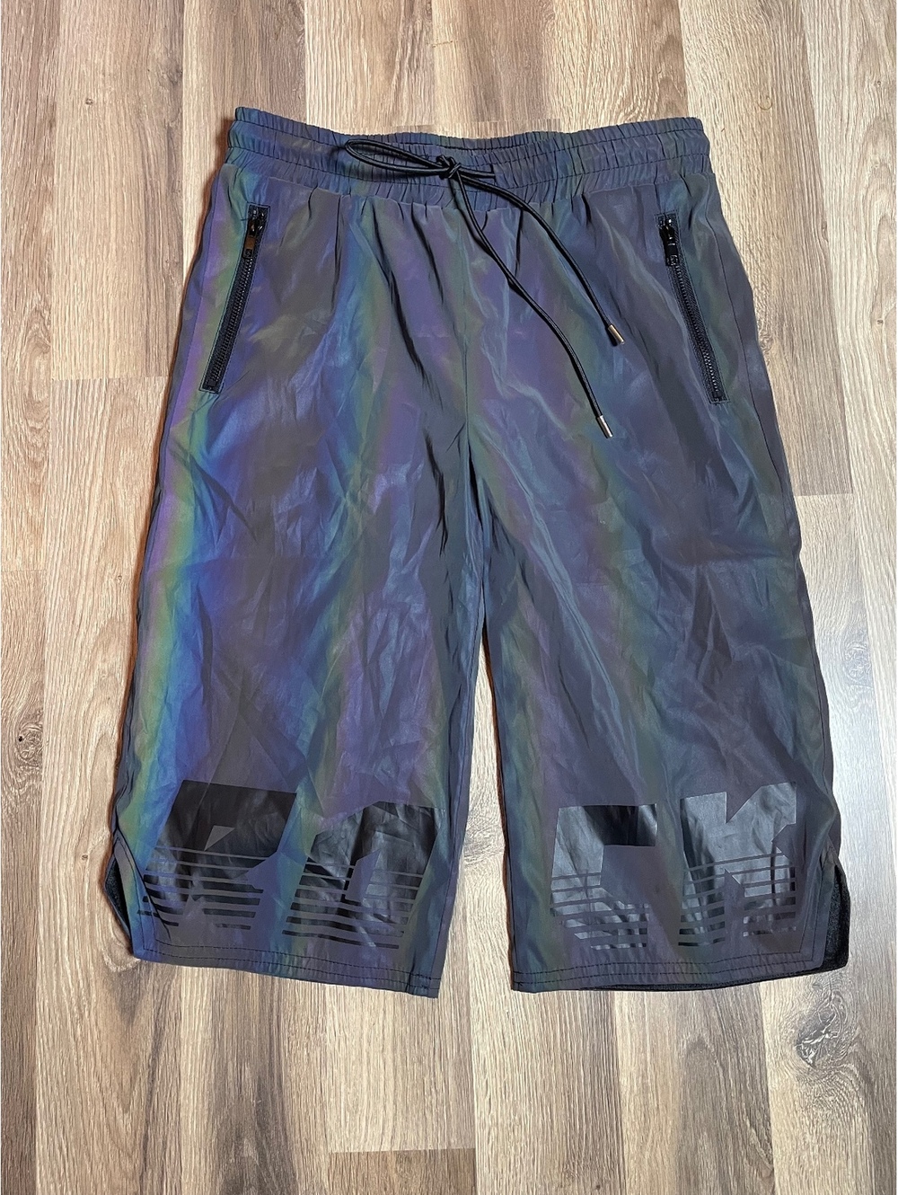Rockstar Boys Size 16 Iridescent Shorts with Zipper Pk